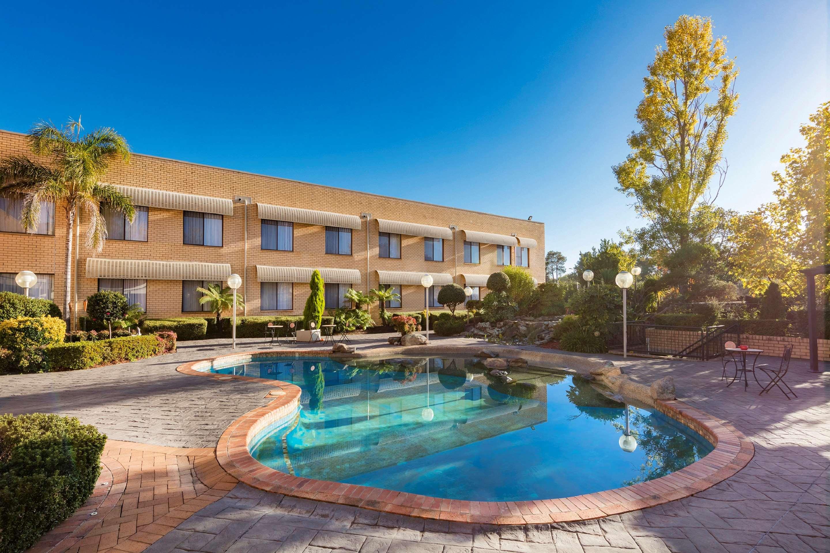 Garden City Hotel, Best Western Signature Collection Canberra Bagian luar foto
