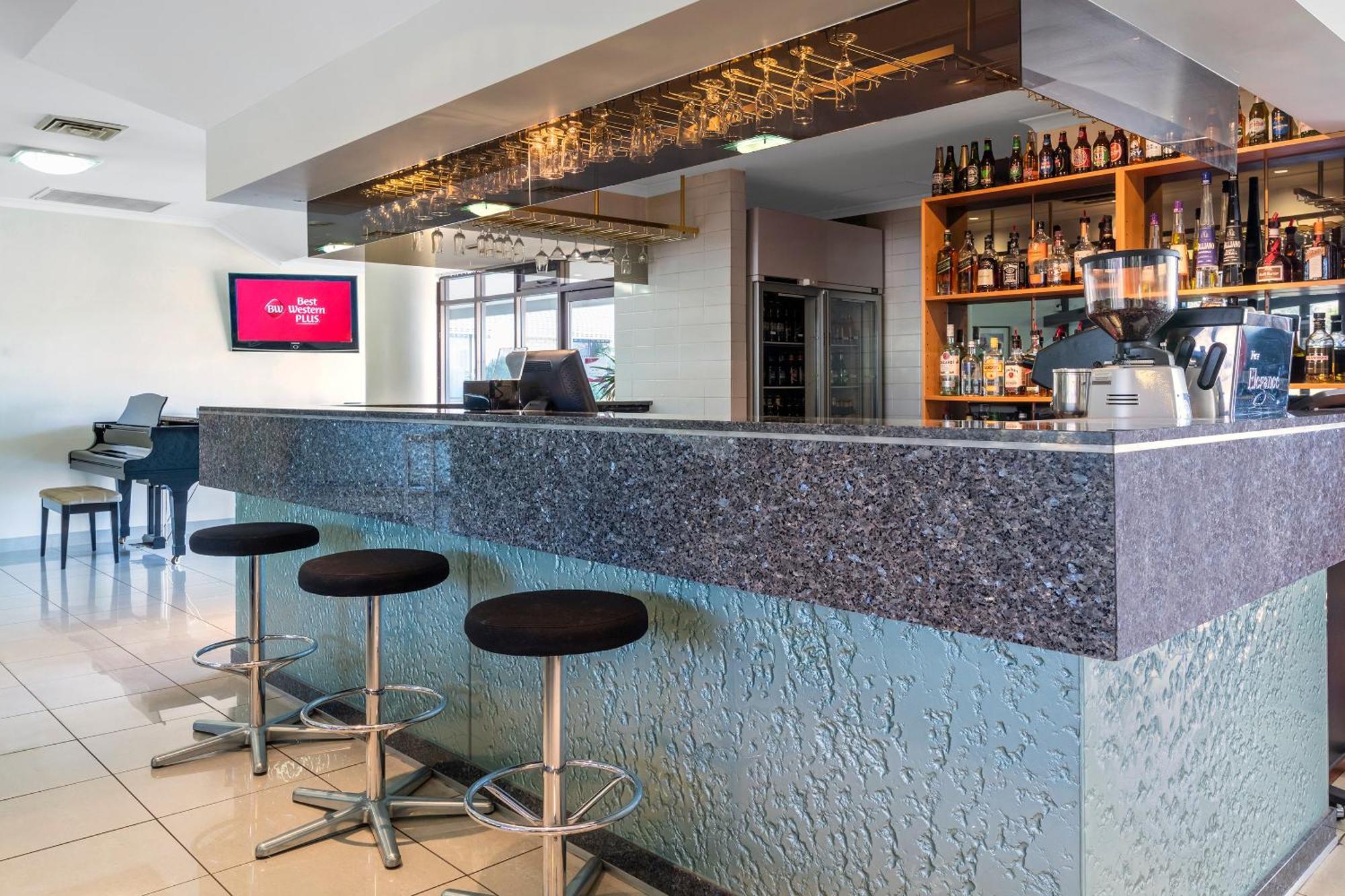 Garden City Hotel, Best Western Signature Collection Canberra Bagian luar foto