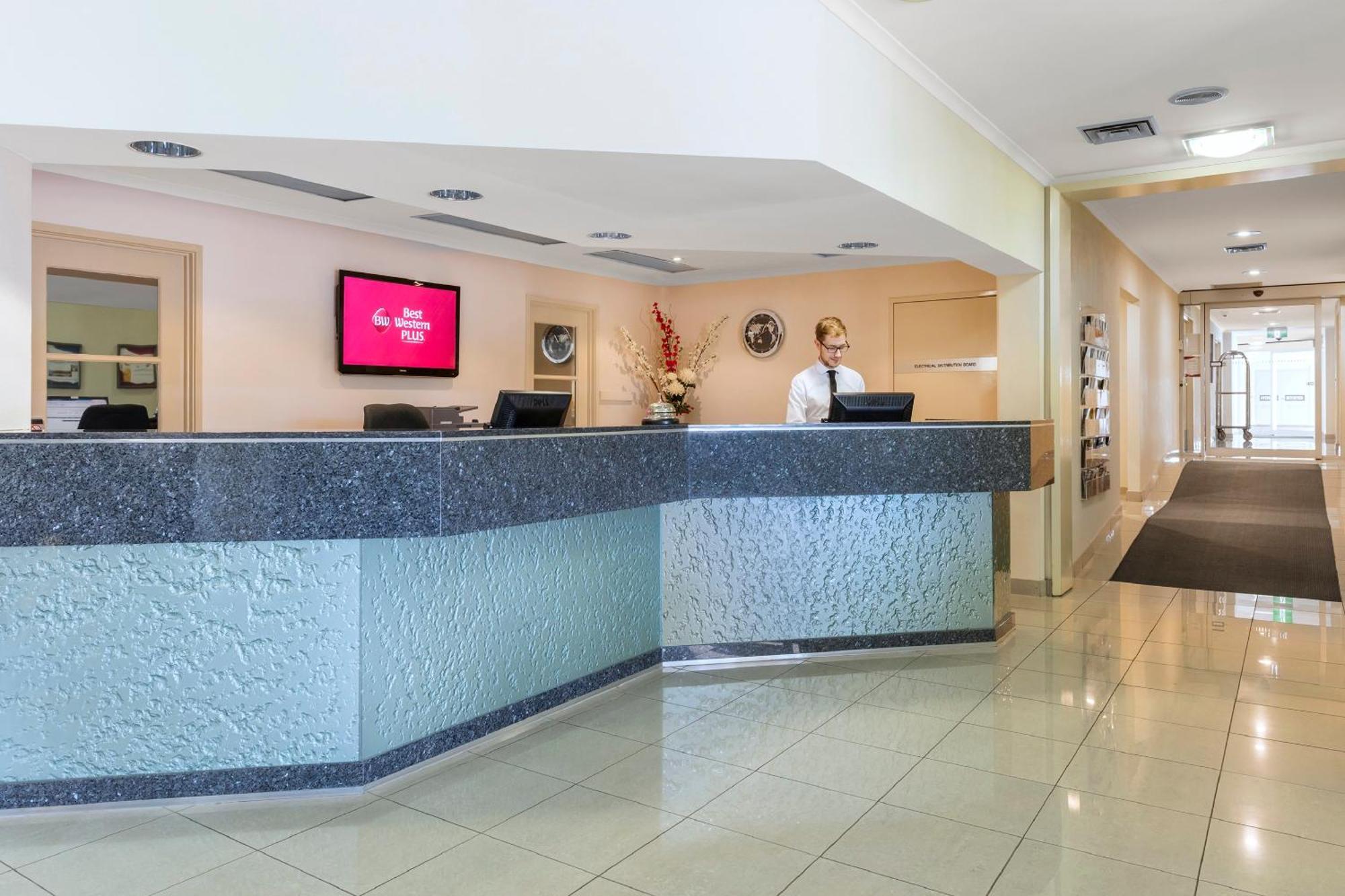 Garden City Hotel, Best Western Signature Collection Canberra Bagian luar foto