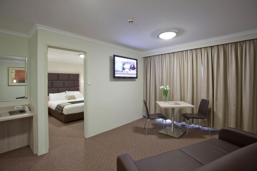 Garden City Hotel, Best Western Signature Collection Canberra Ruang foto