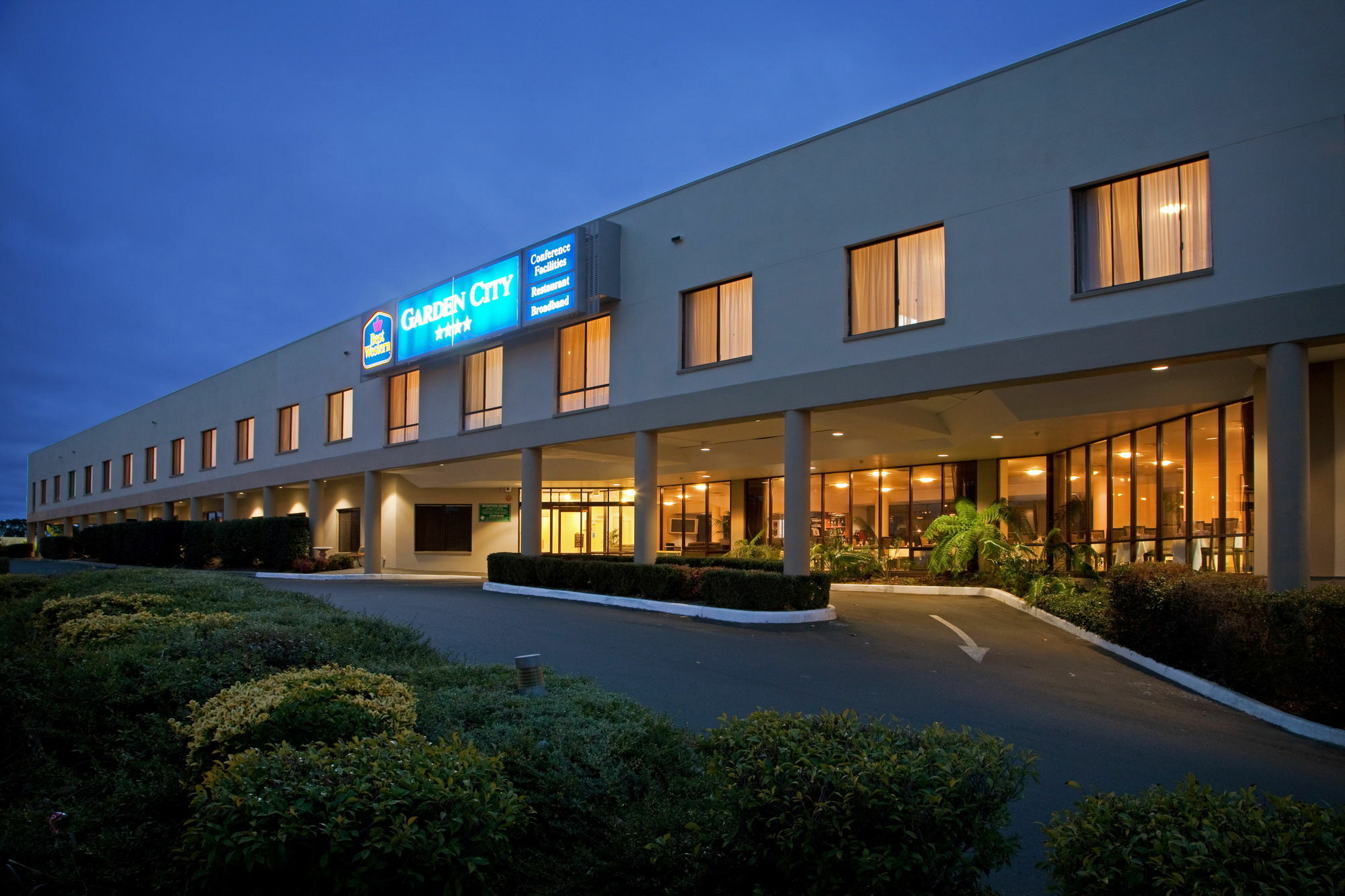 Garden City Hotel, Best Western Signature Collection Canberra Bagian luar foto